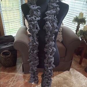 Vintage Gray Ruffled Scarf